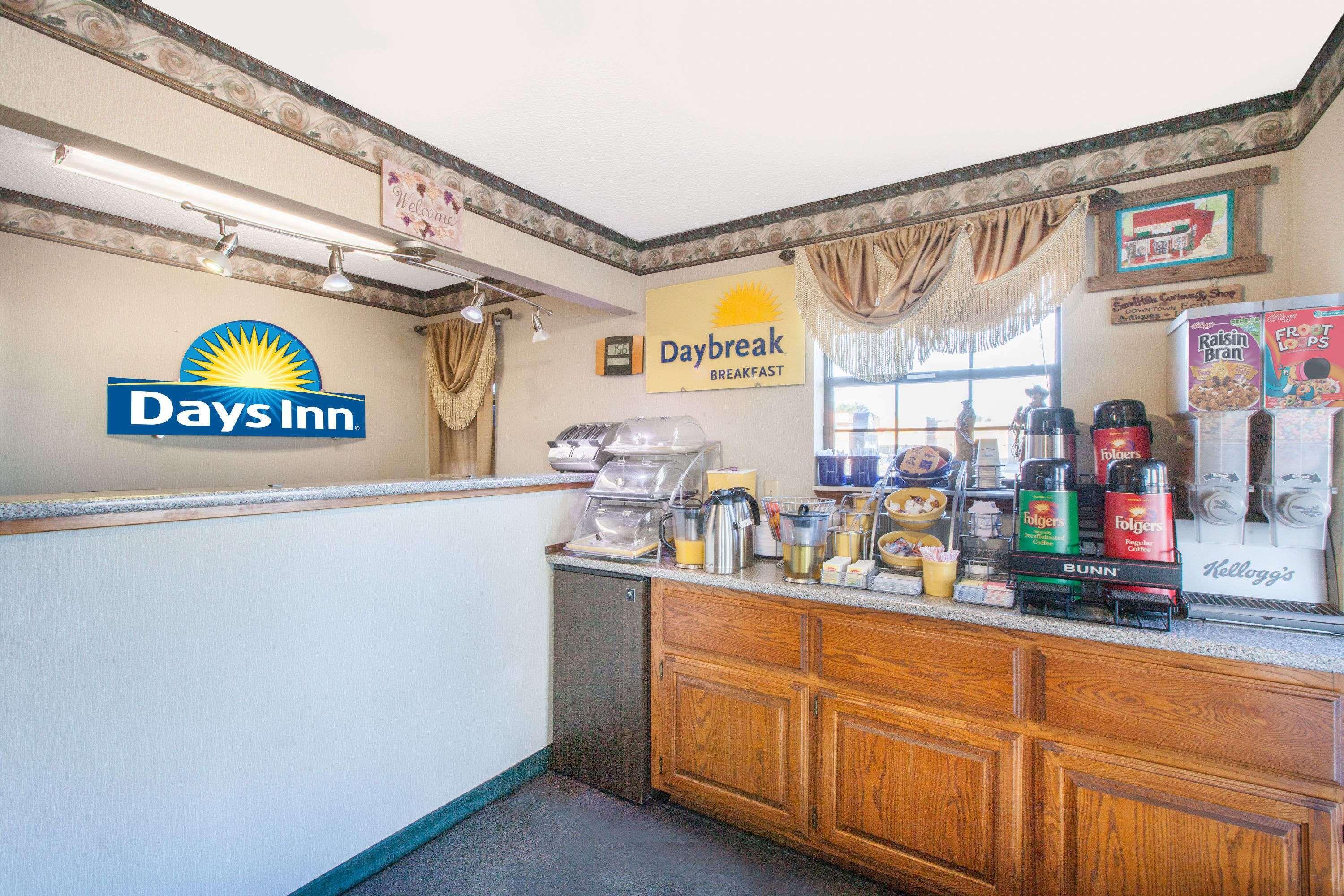 Days Inn By Wyndham Erick Eksteriør bilde